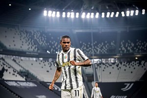 Wolves could reportedly make offer for Douglas Costa this summer