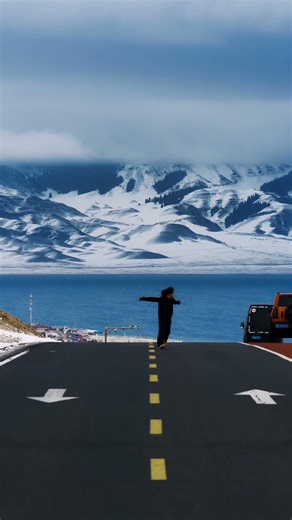 你失约的赛里木湖，我一个人来了，真的很美！#赛里木湖 #xinjiang #xinjiangtravel #sayram #新疆