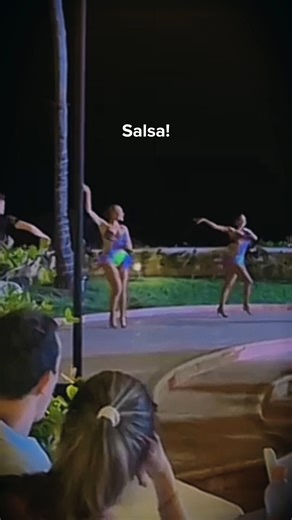 These salsa dancers master the art of transmitting energy and emotion, blending technique, style, and an undeniable chemistry on stage. 🔥🎶 #salsadancers #drumsinparadise #cancunevents #evententertainment #celebrationvibes | Drums In Paradise
