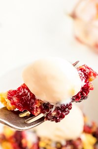 Blackberry Dump Cake - Blackberry Cobber with Cake Mix Recipe