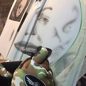 1.8K views · 28 reactions | Areografia a mano libera della locandina del film “Viaggio Nella Luna” realizzata sulla Vespa presentata nella puntata di ieri di @lordofthebikesofficial e ora esposta al @museopiaggio_official Grazie I... #vespa #vintage #sky1 #piaggio #cinema #viaggionellaluna #melier | Officine Storiche Napoletane | Facebook