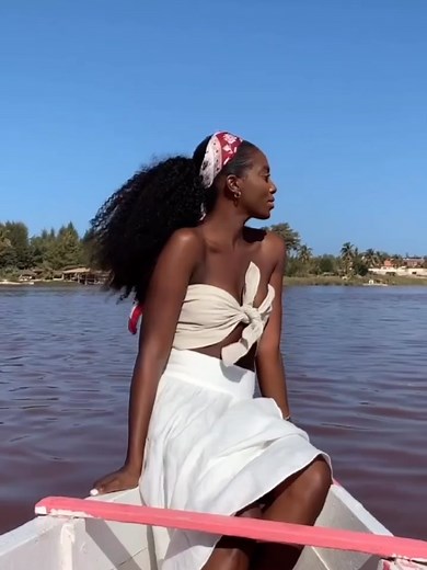 Explorez Lac Rose : Aventure entre Amies et Famille