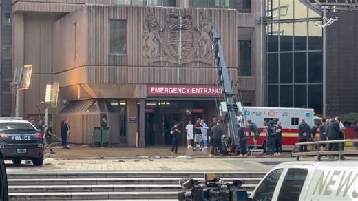 A scene being filmed for Clayface at Liverpool Crown Court, which has been transformed into a hospital 🎬 📹 @DevilsDefend | ScouseScene