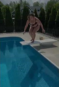 Bella and Friends Take the Ultimate Daily Pool Jump Challenge! 🌊💦