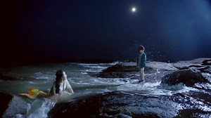 2.1M views · 51K reactions | The little boy rescued the mermaid and the mermaid gave him the Mermaid's Tears. 小男孩救下美人鱼，美人鱼将人鱼之泪送给他。 Drama Name：My Love from the Ocean 剧名：来自海洋的你 #cdrama #chinesedrama #LiHongyi #ZhouYutong #李宏毅 #周雨彤 #MyLoveFromTheOcean #来自海洋的你 #tvdrama #hotdrama #love #lovestory | 奇幻剧透社 Fantasy Drama Club | Facebook