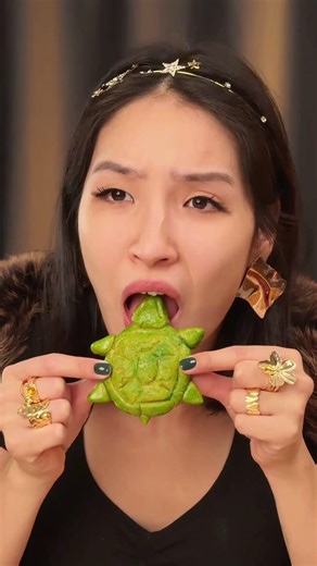 Poor BF vs Rich GF eating turtle 🐢😝