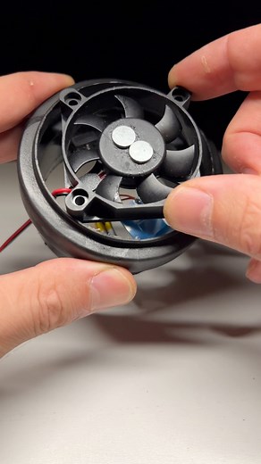 187K views · 1.9K reactions | DIY Stirrer ⚡ Brews coffee in 2 seconds ☕ I built my own refillable stirrer ⚡️ that brews tea or coffee in 2 seconds: perfect for the kitchen! ☕ Fueled by my passion for DIY and reliable tools  #DIY #Technology #KitchenGadget #Innovation | Rodaolok | Facebook