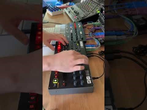 minimal groove #microfreak #octatrack #elektron