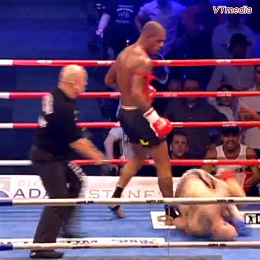 Three minutes of Tyrone Spong crushing his opponents 🔥🥊 | SFB