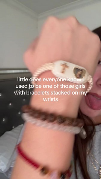 Unique Ideas for Stacking Bracelets Creatively