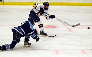 Holt Hockey Aiming to Make History at Scottrade Center