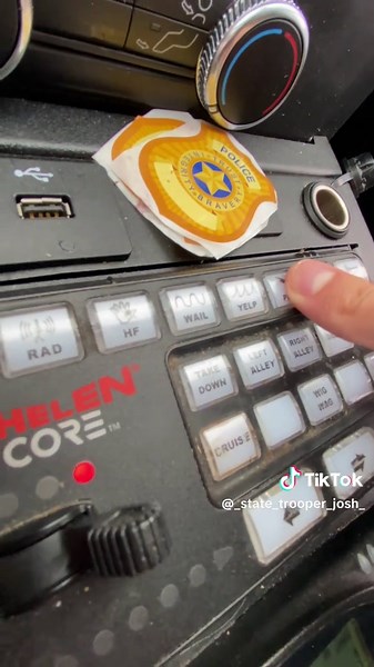 No music just original audio🚔 Whelen core sirens #fypシ #fypシ゚viral #hidalgotx #lawenforcementcommunity #valley956 #whelencore #elsapolicedepartment #elsatexas #whelensirens #sirens
