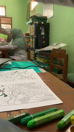 Part 1 #art #artwork #mewarnai #crayon #gradasi #coloring
