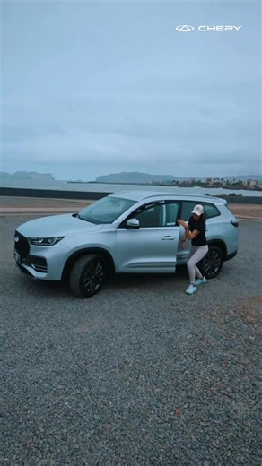 La nueva M7 de Chery llegó para darte más espacio, más diseño y más rendimiento 🚐✨. Con 3 filas de asientos para 7 pasajeros, motor 1.5 Turbo intercooler, Apple CarPlay & Android Auto 📱 y un look moderno, es el aliado ideal para cada trayecto. La seguridad está garantizada con 6 airbags y estructura reforzada 🛡️. Llévatela desde $18,290 o S/66,758, con un bono Santander de hasta $1,700 o S/6,205 💳. En Chery Perú, somos la marca china N.° 1 en calidad* 🥇 y líderes en confianza por más de dos