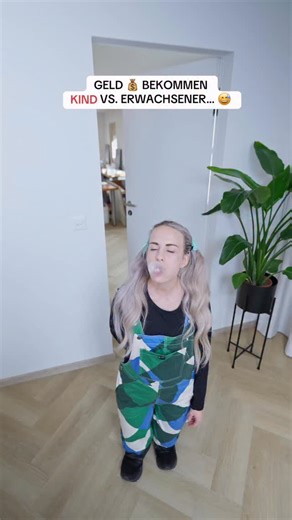 Wie handhabt ihr das mit dem Sackgeld? Oder wie viel Sackgeld habt ihr als Kind bekommen? Die MiniBank App der @stgallerkb finden wir super. Die MiniBank ist eine digitale Sackgeld-App, mit der Kinder zwischen 6 und 13 Jahren spielend den verantwortungsvollen Umgang mit Geld lernen können. Sie sparen für eigene Wünsche, sehen den Kontostand und erledigen ihr Geldmanagement direkt auf dem Smartphone – und wir Eltern behalten dank Eltern-Cockpit jederzeit die Kontrolle. #comedy Werbig | Saturday.a