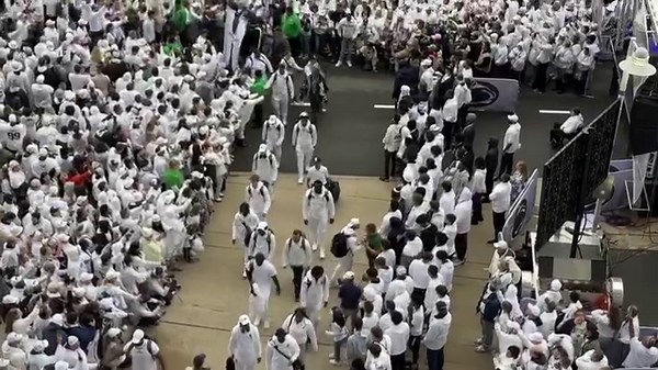 61K views · 2.5K reactions | Wild scene for Penn State football’s team arrival for the White Out! | Penn State Nittany Lions on 247Sports | Facebook