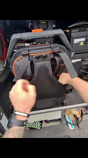 Converts from a backpack to a rolling tool bag in no time⌛ Simply extend the telescoping handle and hide the shoulder straps behind the back padding. Check out 55604 online or at CEF branches #KleinTools #RollingToolBackpack #KleinBag