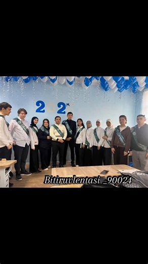 Lenta bitiruvchi / выпускная лента on Instagram: "🎓 Bitiruvchilar uchun maxsus lenta! Izumrud rang lenta + kumush yozuv — nafis va zamonaviy tanlov 💚 9–11 sinflar uchun mos. 📩 Buyurtma uchun 90 099-91-82 telegramdan yozin ❤️ O'zbekiston va Qoraqalpoq respuplikasi boylab yetkazib beriamiz #bitiruvchi2025 #2026 #toshkent #maktab #hotira"