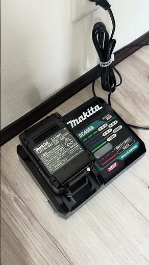 マキタ TD002 40V Max バッテリー充電開始 スーパーマリオ