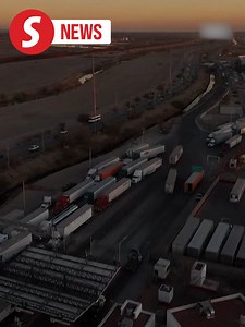 5.6K views · 12 reactions | Analysts said e-commerce companies may be the worst hit from Washington's 10% tariff on imports from China while the 25% tariffs imposed by the US on Canadian and Mexican goods as well will result in a lose-lose trade war. WATCH MORE: https://thestartv.com/c/news SUBSCRIBE: https://cutt.ly/TheStar LIKE: https://fb.com/TheStarOnline | The Star | Facebook