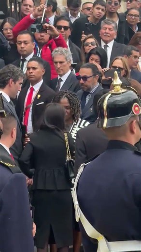 El abrazo entre Clemencia Vargas, hija de Germán Vargas Lleras, y la vicepresidenta Francia Márquez