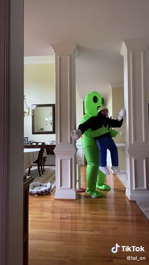 Goofy's Friction with Mickey Mouse | Alien Encounter