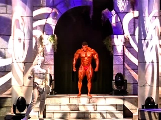 REAL “OG” BODYBUILDING TV 🔥🚀💪 on Instagram: "After turning pro at the 1991 NPC Nationals…he won the Night of Champions in his pro debut and went on to finish as the runner up to Dorian Yates at the ‘92 Olympia in the same year. That’s legendary status out of the gate! By the time 2000 rolled around…Levrone was a two time Arnold Classic Champion…1994 and 1996 and a perennial Olympia threat. He brought a look to this show that only The Maryland Muscle Machine could…round delts with a tricep hor