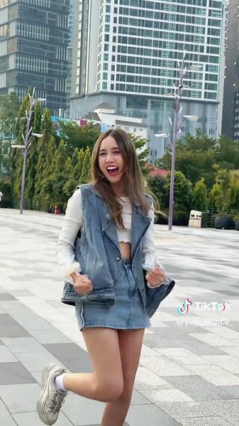 Ruby Chan Dance Challenge in Public