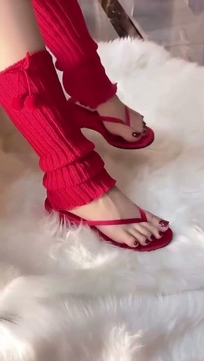 Striking Red & Mirrored Nails: A Bold Comeback for Your Feet! 💅✨ #fashioninspo #elevatedelegance