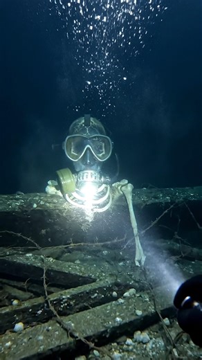 POV: I Found a Soldier Wearing a Gas Mask... Something Moved Inside!