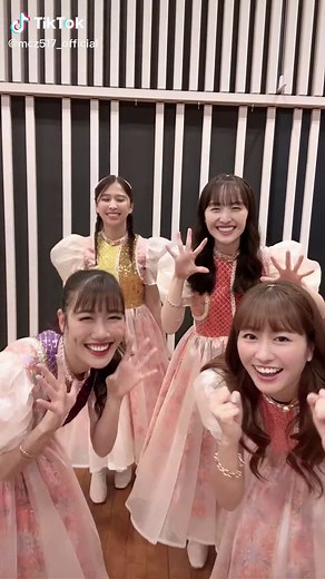 💛💜4人で一緒にジャンボリーミッキー❤️💗 #ももクロ #momoclo #ジャンボリーミッキー
