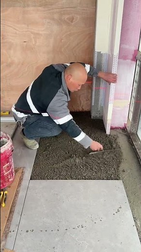 tile leveling system to install large format tiles