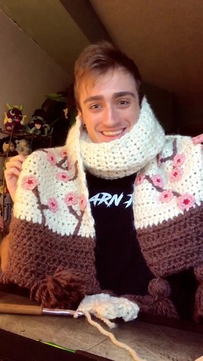 Crocheted Cherry Blossom Scarf Tutorial