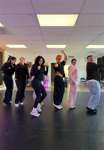 Quince practice #quinceañera #tribal #tribalera #fyp #louiecastro @Karina Garcia @Mayra Isabel @Yoatzi @MarleneDizzle @Alfredo Castro