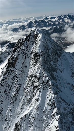 Grossglockner (3,798 m) Austria’s highest mountain is not just tall. It is raw, exposed, and unforgiving. Here are some of the most curious and lesser-known facts about it. Grossglockner rises almost straight out of the valleys, which makes it feel taller than its elevation suggests. The vertical relief is extreme, and weather changes fast. Its north face is one of the coldest and most serious alpine faces in the Eastern Alps. Snow and ice remain even in summer. The mountain is surrounded by mor