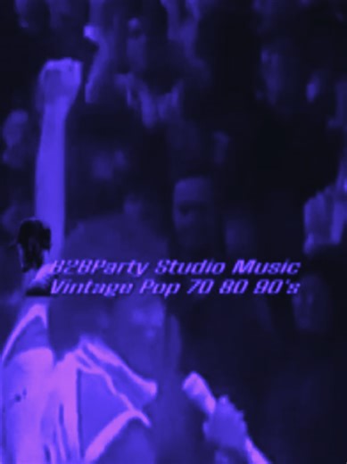 Shadow Dancing, es una canción Disco interpretada por el cantante británico-australiano Andy Gibb. La canción fue grabada entre los meses de Diciembre 1977 y Febrero de 1978, y lanzada el 4 de Abril de 1978 bajo el sello discográfico RSO Récords, como el sencillo principal de su segundo álbum de estudio del mismo nombre. Shadow Dancing alcanzó el número uno durante 7 semanas en el Billboard Hot 100 estadounidense en 1978. Fue escrita por Andy y sus hermanos mayores Barry, Maurice y Robin Gibb, y