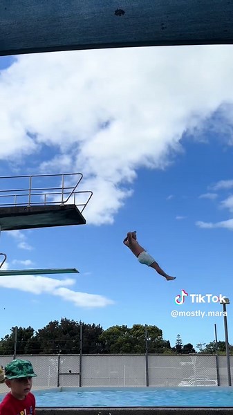 Mastering the Manu: Tips for a Perfect Pool Jump