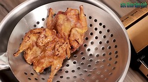 13K views · 439 reactions | Cách làm món chim cút chiên thơm ngon người lớn và trẻ nhỏ đều rất thích Cre: SKTS | Thích Nấu Nướng | Facebook