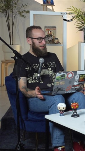 Another snippet of the Black & White Cinema Podcast with co-hosts @kev_n_ugie Kevin Haynes and Ugonna Daniel-Muoneke talking about the movie Undercover Brother! You can host your own podcast with Creative Block Seattle! Visit our link in bio to find out more!