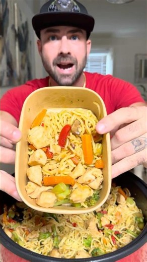 High-Protein Panda-Style Chicken Chow Mein | 59g Protein #madprotein #cooking