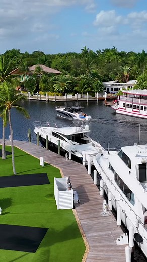 Enjoy stunning views of Fort Lauderdale’s New River right from your lot. Only available at Yacht Haven Park and Marina🌴