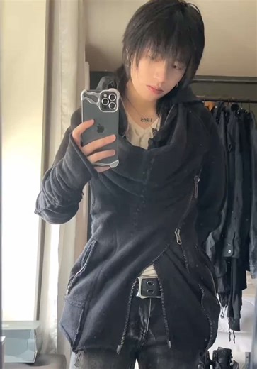 simple warm fit to go on a pretty walk #legrandbleu #lgb #kmrii #archivefashion #ootd