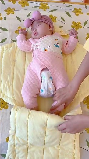 New moms unsure how to choose a swaddle blanket? Check out this simple