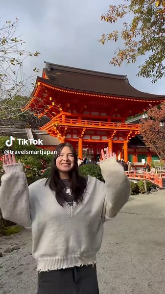 How to Visit Temples and Shrines in Japan with Respect 🏯✨ Planning to visit Japan’s stunning temples and shrines? Understanding the proper etiquette will enhance your experience and show respect for the culture. ⛩️🙏 Key Tips: * Purify your hands and mouth at the water pavilion. * Bow twice, clap twice, and bow once at the offering box. * Walk on the sides of the path, leaving the center for the deities. Whether you’re visiting Kyoto’s ancient temples or Tokyo’s vibrant shrines, these simple st