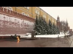 Bavarian leader visits Moscow, lays wreath