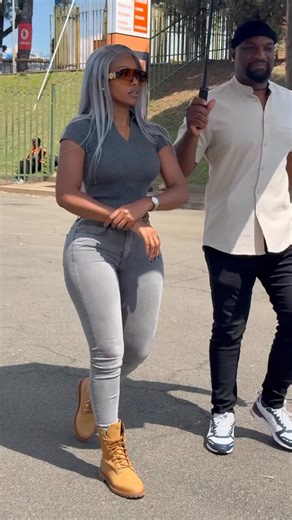 I’ve never seen a chairman that is more famous than a club like this one We don’t even know which colour of kit does Marumo Lions wear but siyazi u chairman ipakile 😭😭