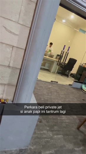 Replying to @Donny Sucahya | someone hari ini come to rumah aspri i ngerekam-rekam kaya gini. untung aja dari i masih baby papi selalu ngajarin i untuk berbagi sama teman, semua yang ngefans sama i pasti anggep teman Ib: @European kid #longervideos #anakpapiai #anakpapi #papiai #fyp #pastifyp #kalogafypadapapiai #CapCut