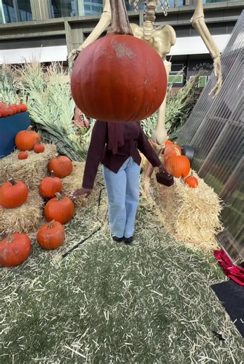 Pumpkin Patch Outfit Idea for Fall & October 🍁🤎