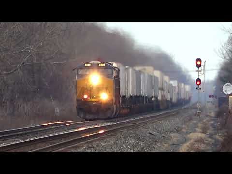 *This* Is Why Trains Can Be Dangerous! UP Train Hits Horn 7 Times! Giant CSX Manifest Train! + More!