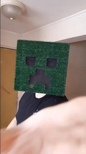 Como hacer una Máscara de Creeper DIY Manualidad de Minecraft la Película / Muy Pronto